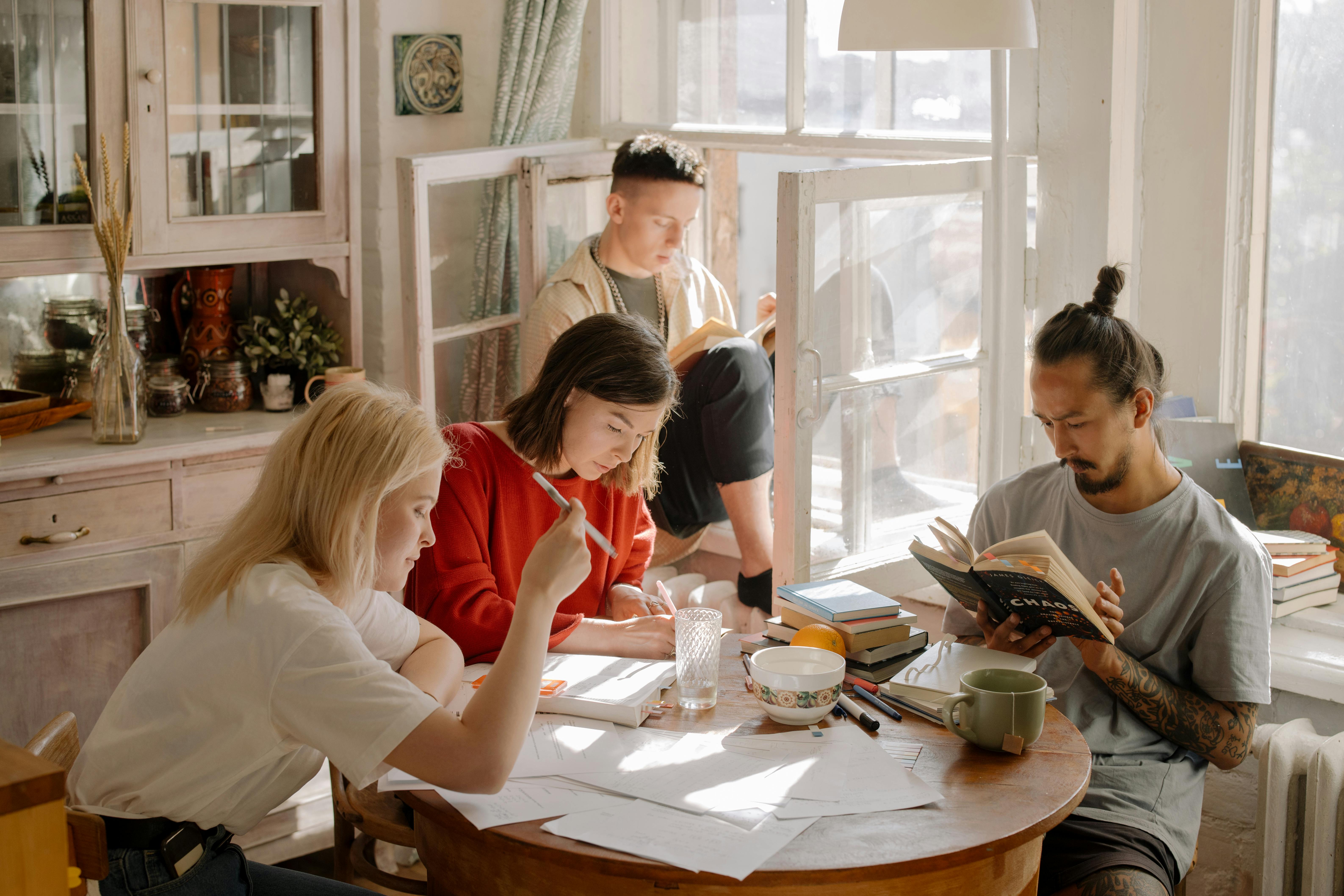 Missing Erasmus? How to Keep That Sense of Community While Traveling