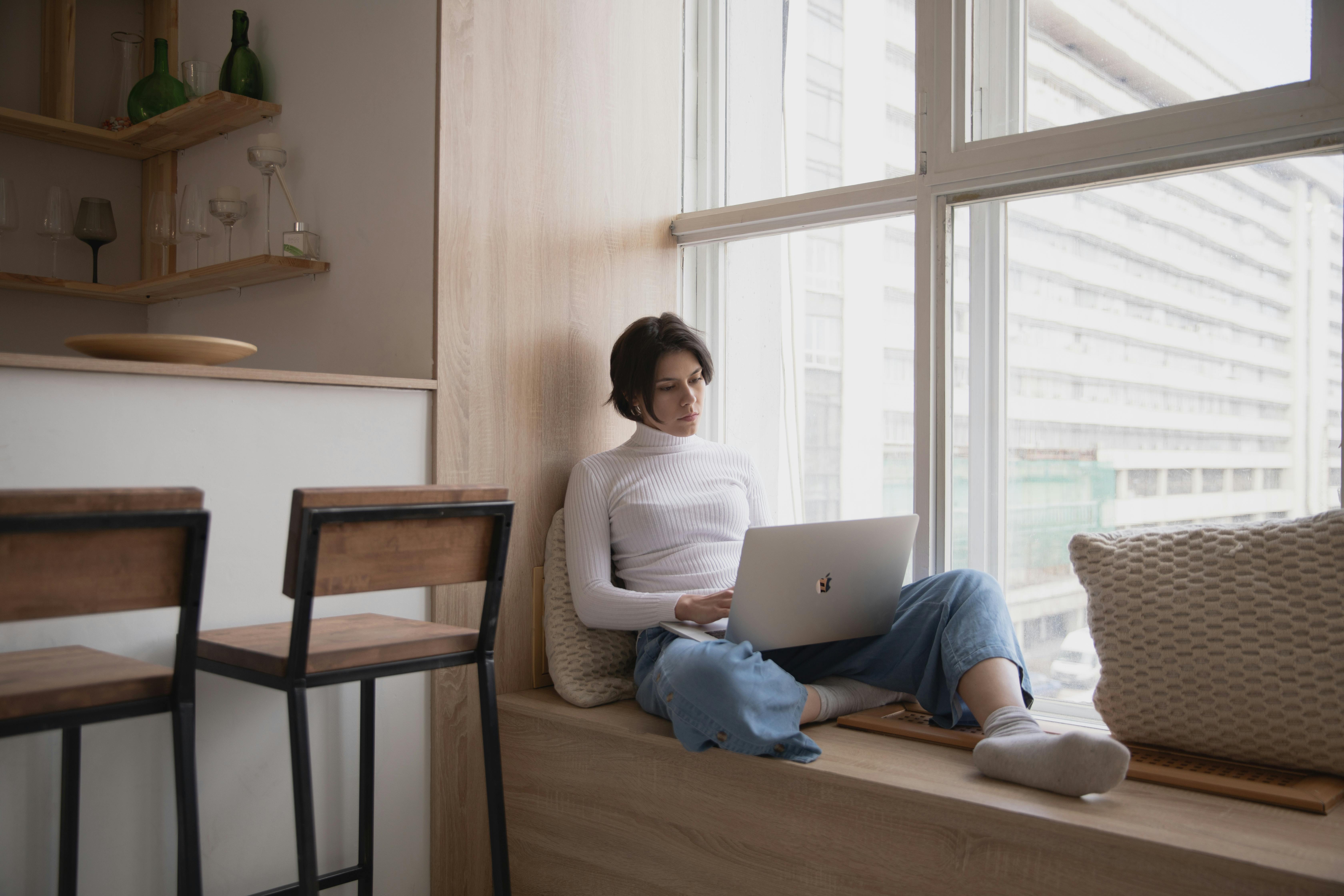 Why Airbnb Doesn’t Always Work for Working Professionals 